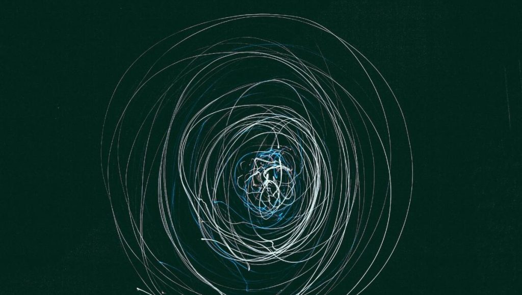 مستشفى الأمراض العقلية يستقبل مستهدف الملكي بـ”قنينة مشتعلة”