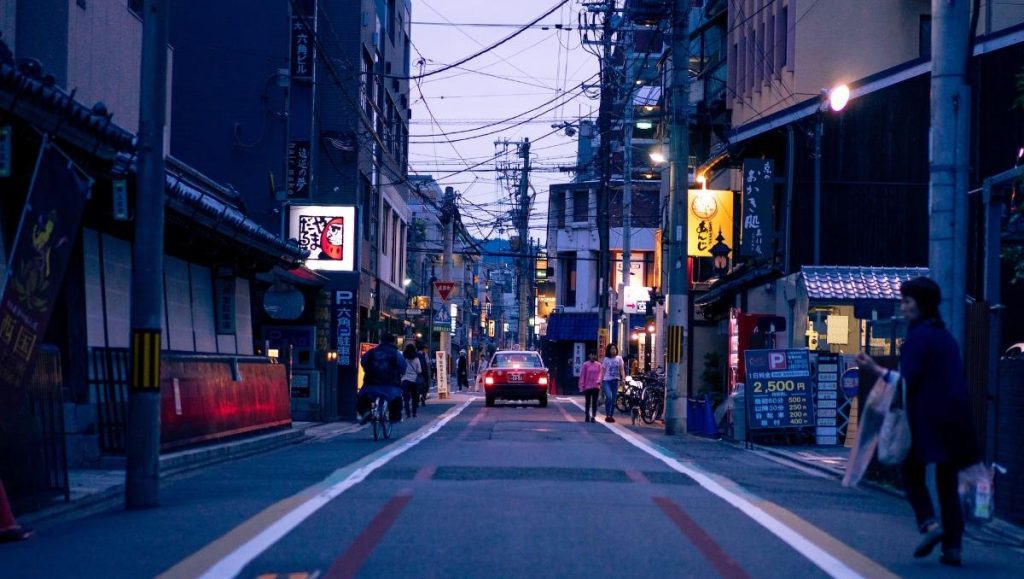 تحركات البرلمان الإيطالي الجزائرية تثير جدلًا حول الإجماع الأوروبي على الصحراء